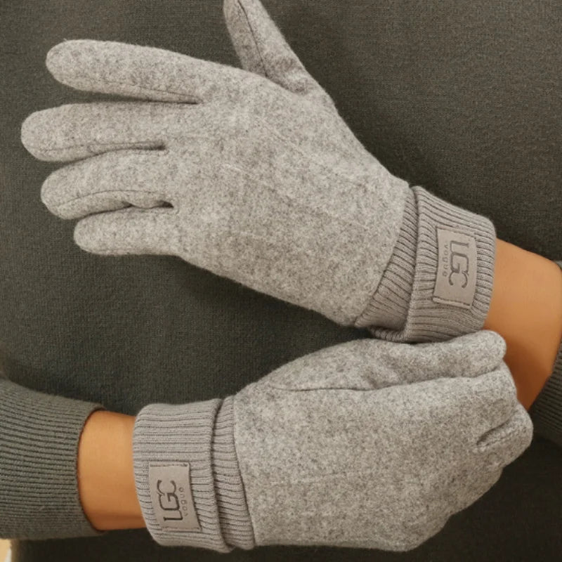 Arctic Elegance Knit Gloves