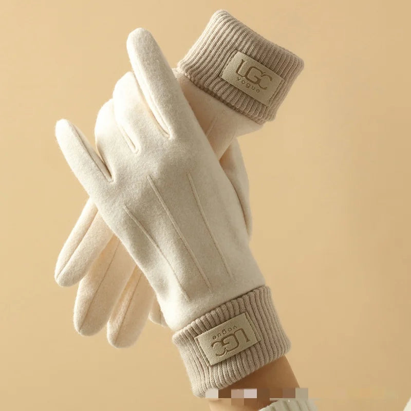 Arctic Elegance Knit Gloves