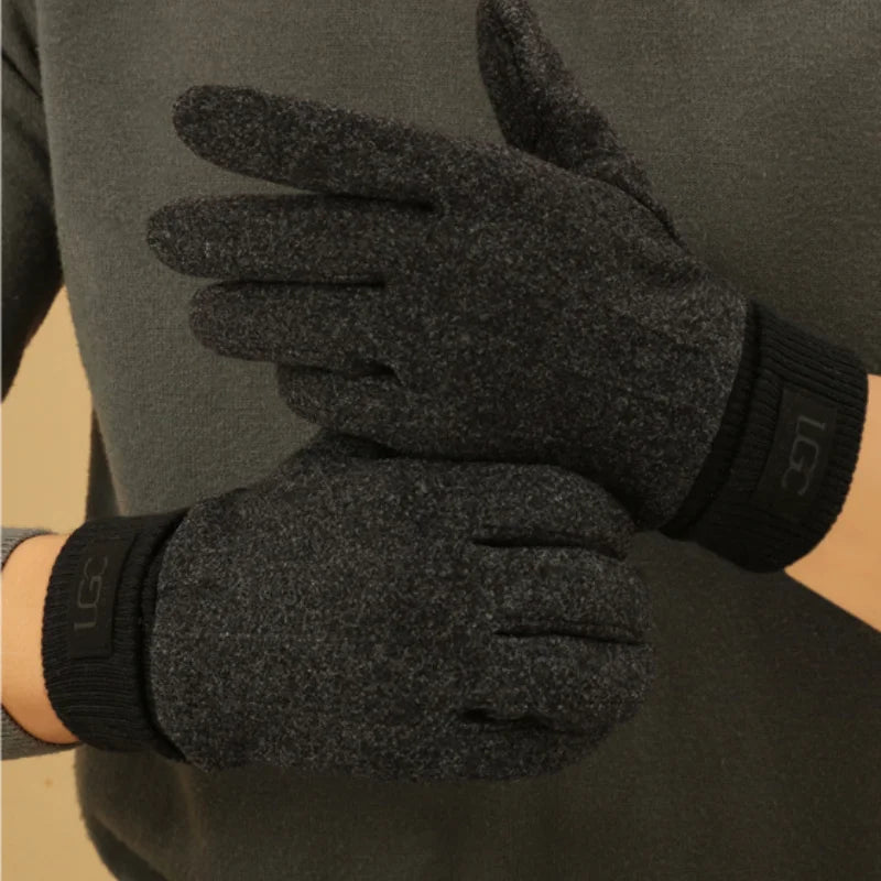 Arctic Elegance Knit Gloves