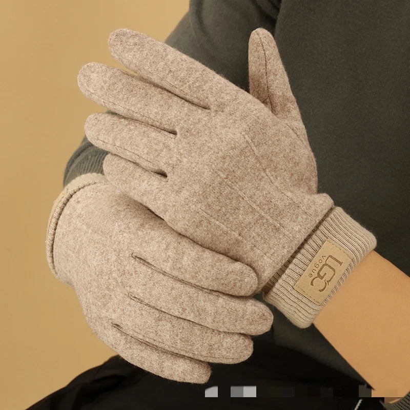 Arctic Elegance Knit Gloves